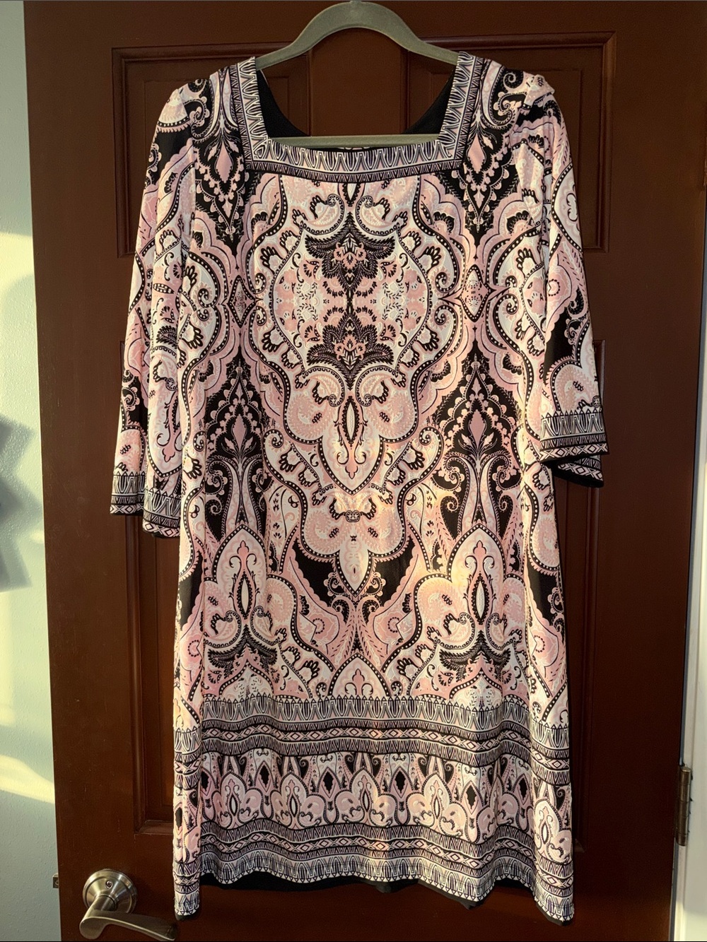 Sandra Darren Pink and Black Paisley Square-Neck Shift Dress